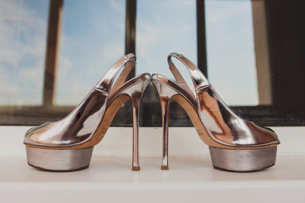 Woman metallic color shoes sandals