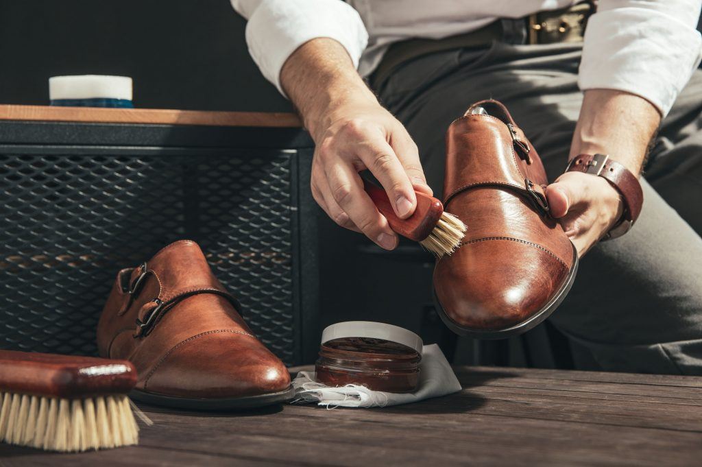 how to polish leather shoes without polish